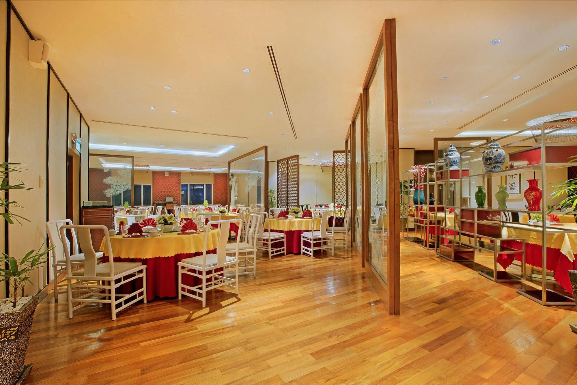 Parkroyal Yangon Exterior foto